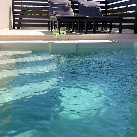 Vip Deluxe Apartment Arian Новаля Екстериор снимка