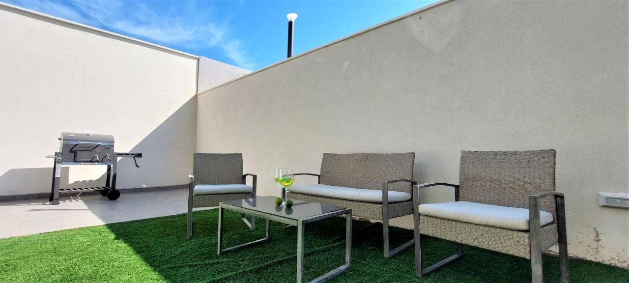 Vip Deluxe Apartment Arian Новаля Екстериор снимка