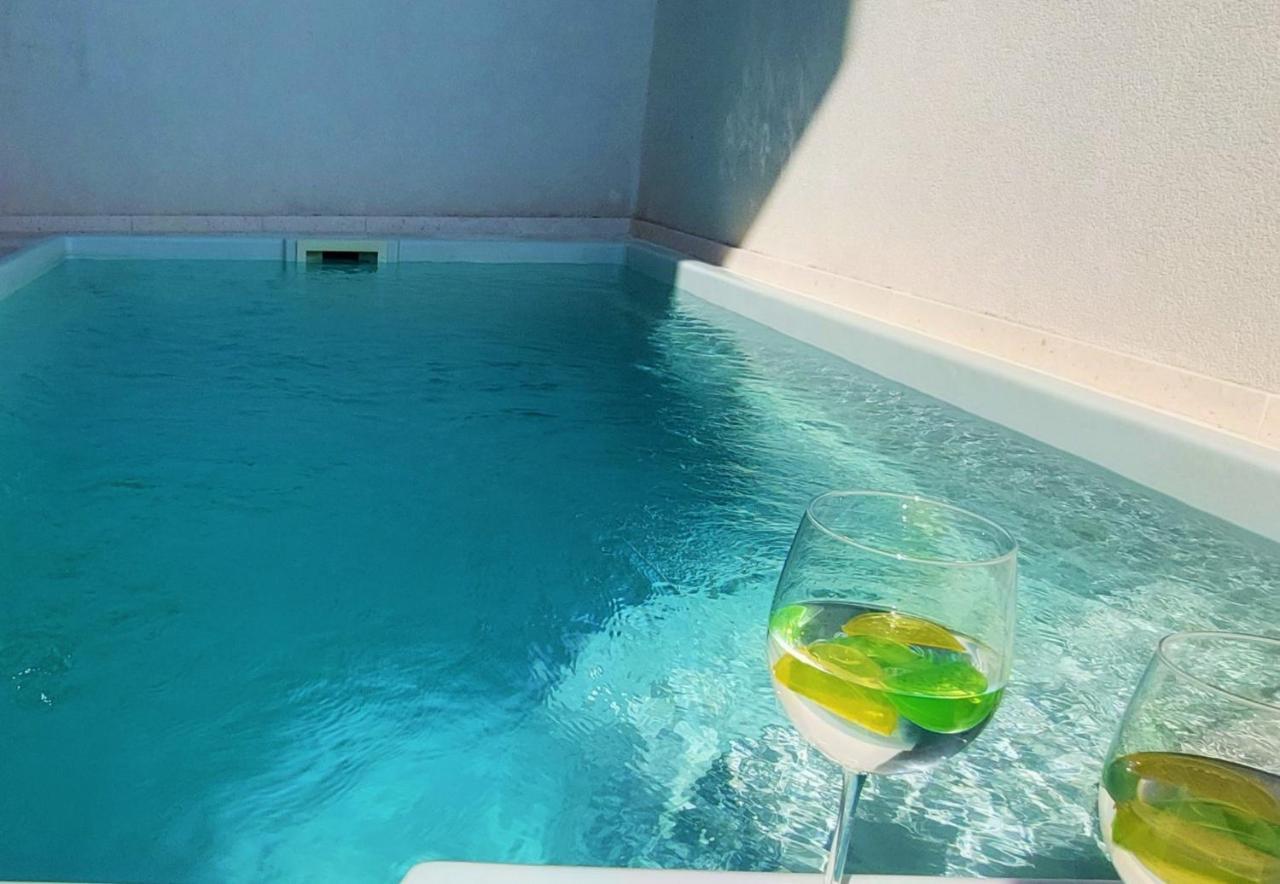 Vip Deluxe Apartment Arian Новаля Екстериор снимка
