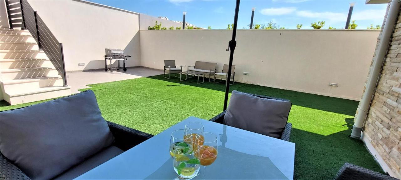 Vip Deluxe Apartment Arian Новаля Екстериор снимка