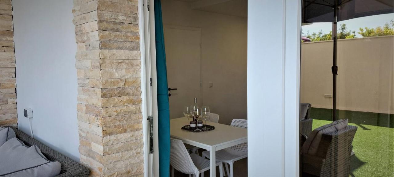 Vip Deluxe Apartment Arian Новаля Екстериор снимка