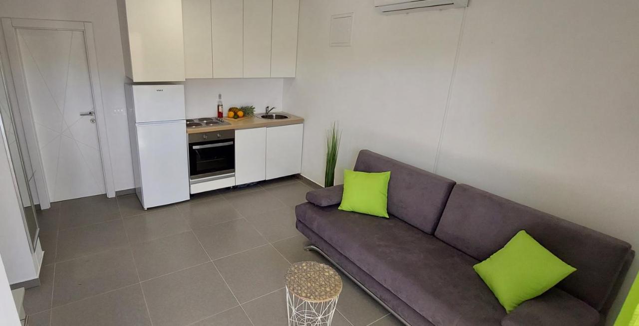 Vip Deluxe Apartment Arian Новаля Екстериор снимка