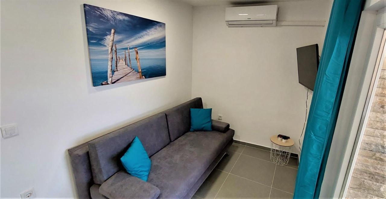 Vip Deluxe Apartment Arian Новаля Екстериор снимка