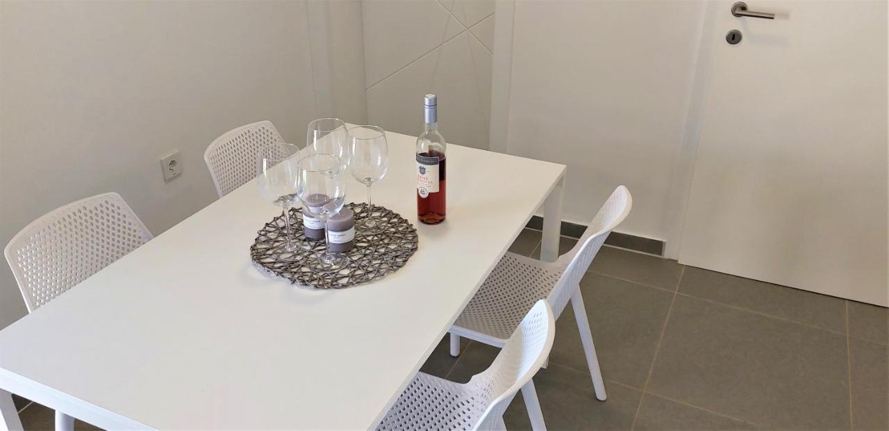 Vip Deluxe Apartment Arian Новаля Екстериор снимка