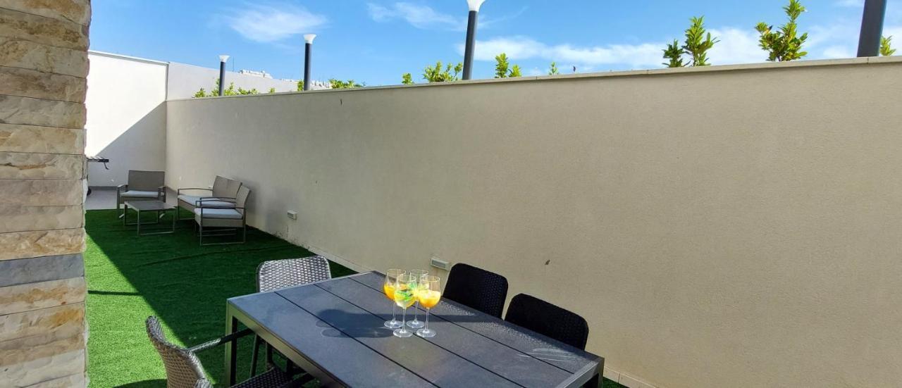 Vip Deluxe Apartment Arian Новаля Екстериор снимка