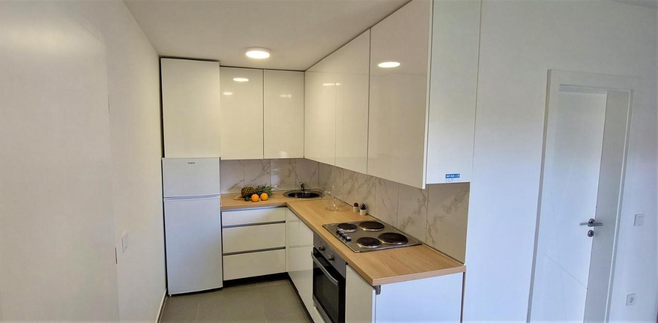 Vip Deluxe Apartment Arian Новаля Екстериор снимка
