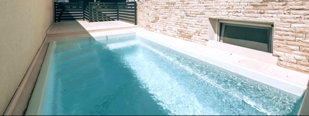 Vip Deluxe Apartment Arian Новаля Екстериор снимка