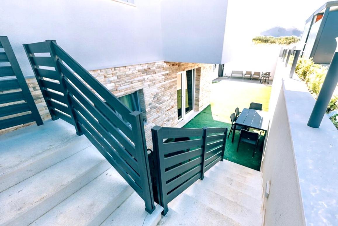 Vip Deluxe Apartment Arian Новаля Екстериор снимка