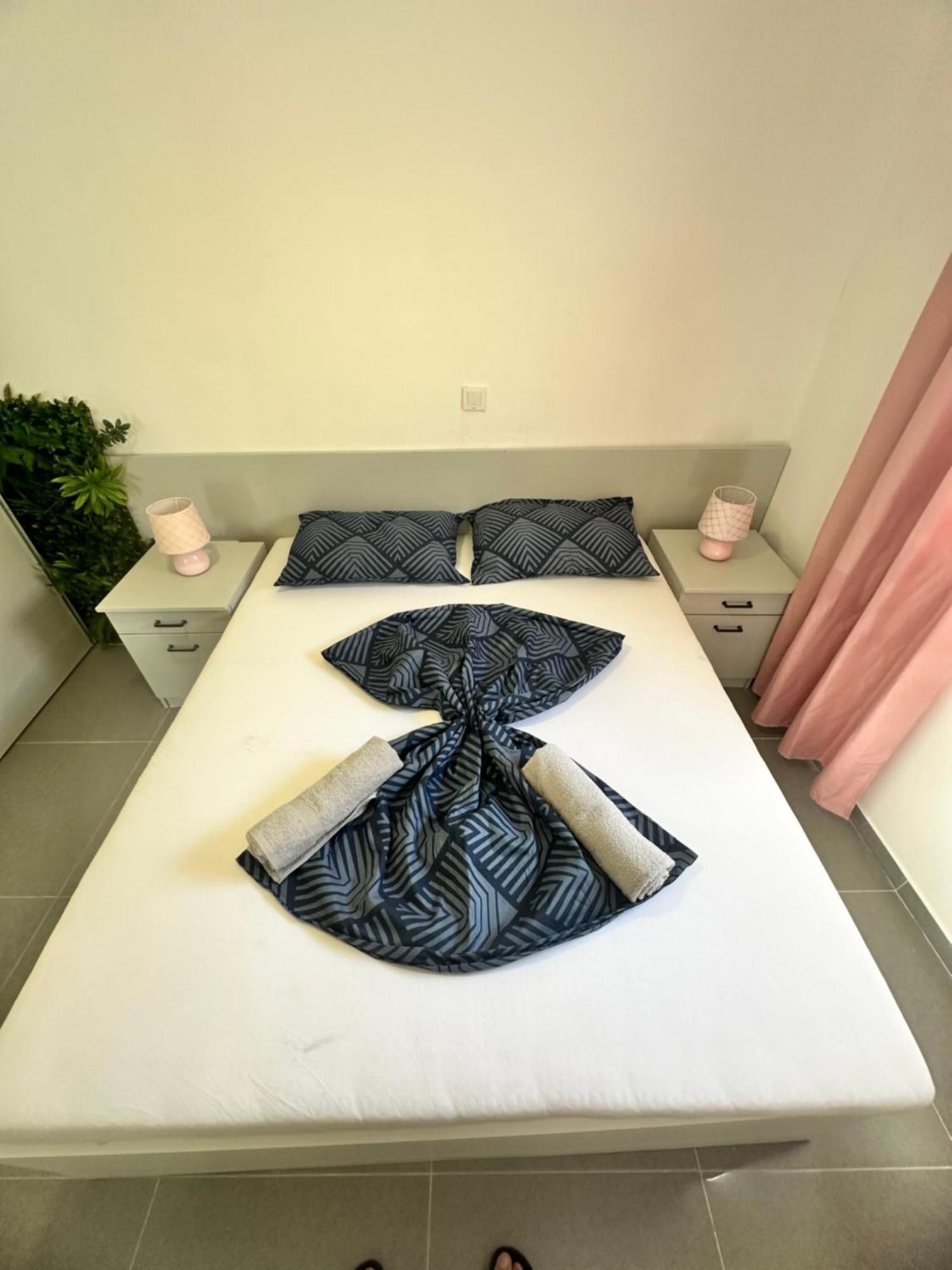 Vip Deluxe Apartment Arian Новаля Екстериор снимка