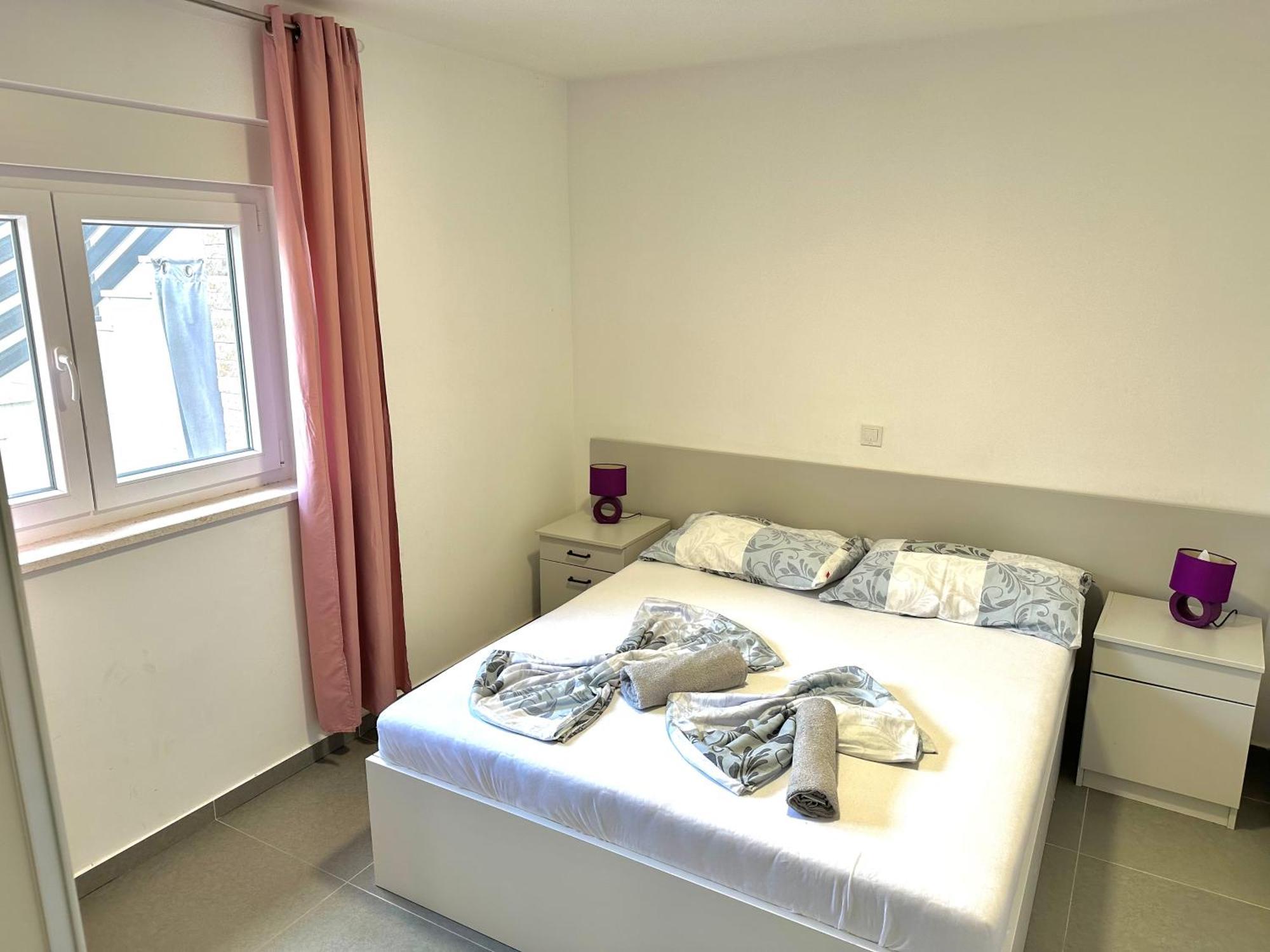 Vip Deluxe Apartment Arian Новаля Екстериор снимка